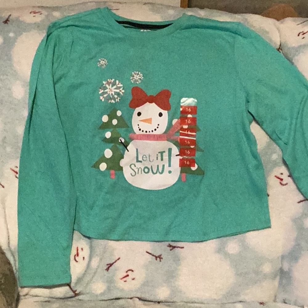 CHRISTMAS Long Sleeved Tee “Let it Snow”